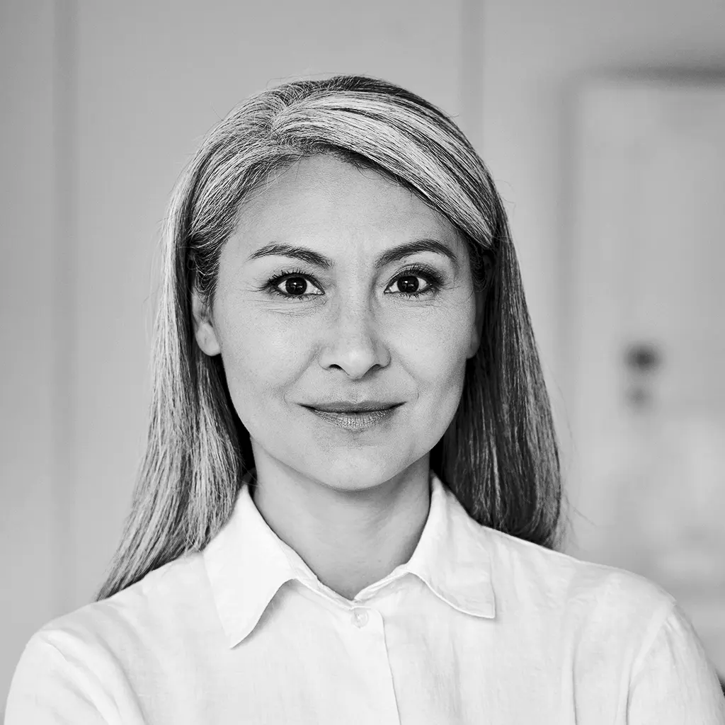 Portrait de Claire Delacroix, avocate en propriété intellectuelle et contrats internationaux chez BDRG à Paris